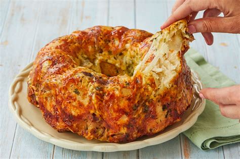 Perfectly Cheesy Monkey Bread Gemmas Bigger Bolder Baking