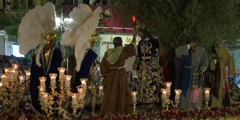 Semana Santa Sevilla 2023 La Espectacular Entrada En La Campana Del