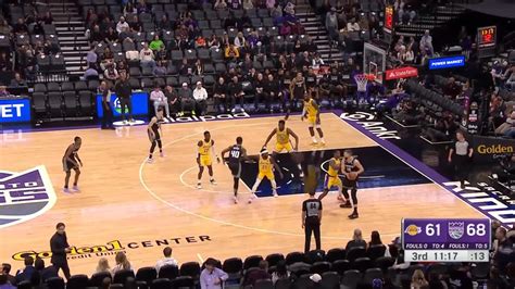 Domantas Sabonis with a dunk vs the Los Angeles Lakers - Yahoo Sports