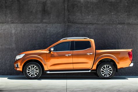 Gallery Nissan Navara Np Sets Foot In Europe Nissan Navara Np