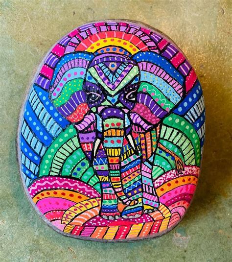 Pin by Beth Hauser on Mandala Art and painted rocks | Rock painting art ...