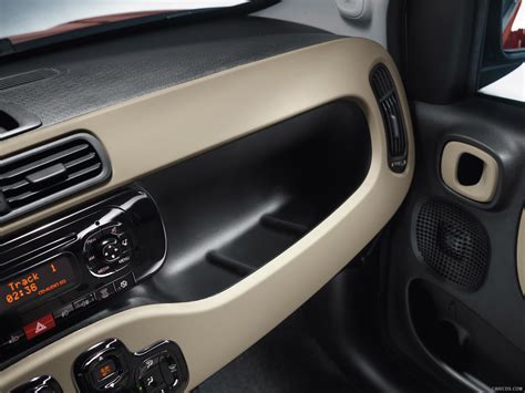 2012 Fiat Panda - Interior Detail | Caricos