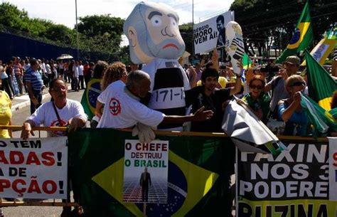 Manifestantes Contra E A Favor De Lula Entram Em Confronto Na Frente De