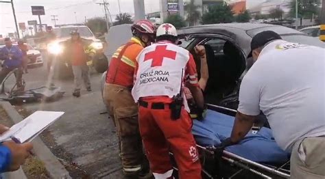 Choque Entre Unidad De Ecov A Y Un Auto Deja Dos Lesionados