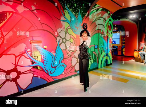 San Francisco Usa Oct 5 2015 Madonna At The Madame Tussauds Museum