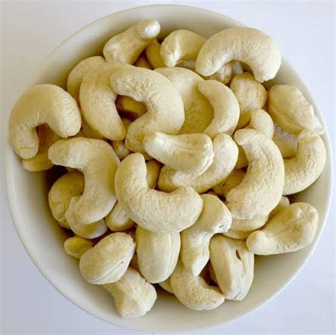 Organic Whole Cashew Nuts W240 Kaju Packaging Size 10 Kg At Rs 690