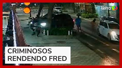 Ex Jogador Fred Foi Assaltado Em Frente Ao Seu Pr Dio Em Ipanema Na