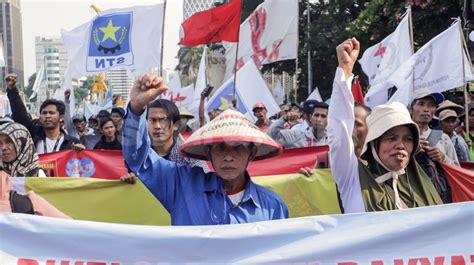 Demo Peringatan Hari Tani Di Patung Kuda