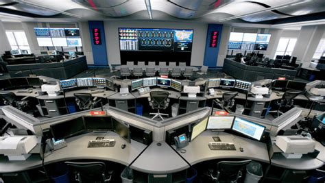 Riots Prompt United Airlines To Empty Chicago Operations Center