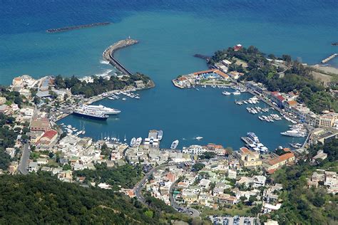 Ischia Porto Dove Dormire Consigli Su Cosa Vedere E Fare