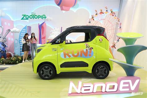 2021 天津车展 穿梭城市的精灵 车展实拍五菱 Nanoev 评测 新出行