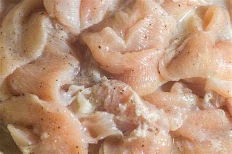 Textura De Filete De Pollo Con Filete De Pollo Crudo Y Condimentado