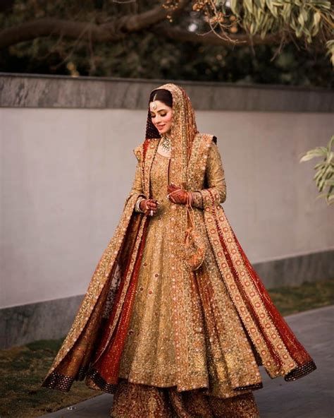 Dazzling Muslim Brides Wearing Gold Outfits On Their Wedding Day