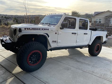 Jeep Gladiator With 35 Inch Tires No Lift