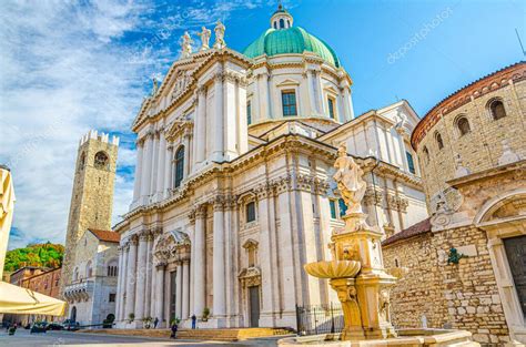 Catedral De Santa Maria Assunta Duomo Nuovo Y Duomo Vecchio La Rotonda