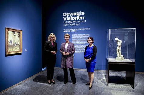 Neuss Nrw Ministerin Ina Brandes Er Ffnet Ausstellung