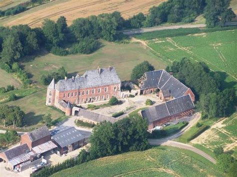 Album vues aeriennes Le Château de Marfontaine