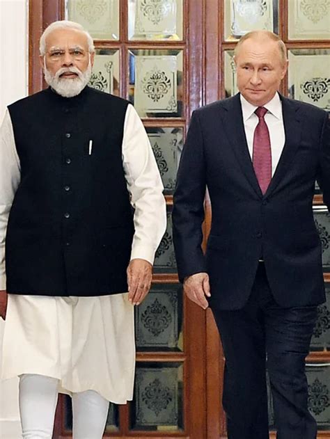 India Russia Relations PM मद न क पतन स बतचत फन पर कय