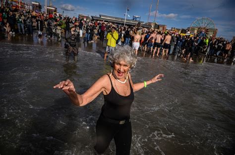 Brooklyn Swimmers Take Icy Polar Bear Club New Years Day Plunge