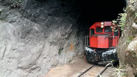 Trem Carregado Saindo do Túnel do Rochedinho YouTube