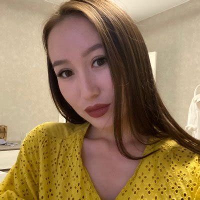 Vanessa Naked Stripping On Cam For Live Sex Video Chat WebCamDeals