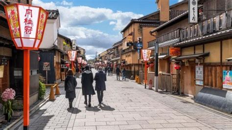 Como o Japão é um país tão limpo mesmo sem latas de lixo e varredores