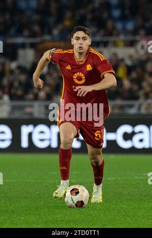 Niccolo Pisilli Von As Roma W Hrend Des Gruppenspiels Der Uefa Europa