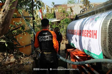 Krisis Air Bersih Landa Mojokerto Dompet Dhuafa Distribusikan Air Bagi