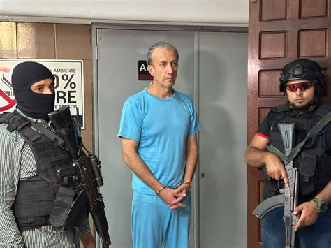 Esposado Y Bajo Fuerte Custodia Policial Trasladan A Tareck El Aissami