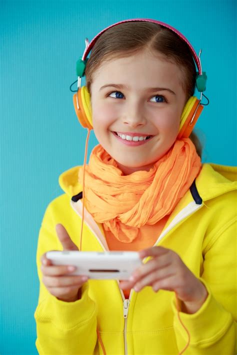 The Best Noise Canceling Headphones for Kids to Tune Out in 2023 ...