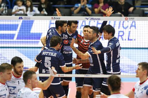 Pallavolo Superlega Monza Strapazza Latina E Vince Al Tiebreak