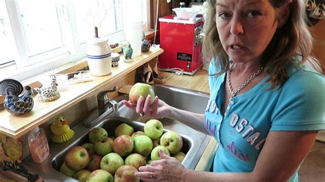 Canning Homemade Apple Juice With My Mom Youtube