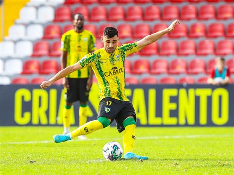 Cd Tondela Perde Três Pontos Em Casa Frente Ao Penafiel Jornal Do Centro