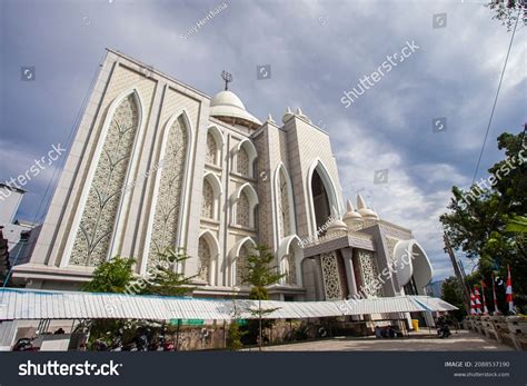 Medan Indonesia 08122021 Masjid Agung Medan Stock Photo 2088537190