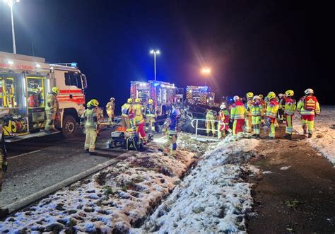 Wolfsburg Mehrfach Berschlagen Fahrer Wird Schwer Verletzt