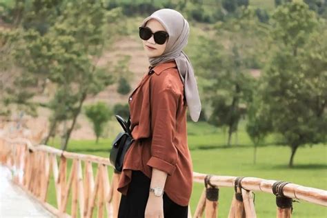 Baju Hitam Celana Coklat Cocok Dengan Jilbab Warna Apa Page 3 Of 3