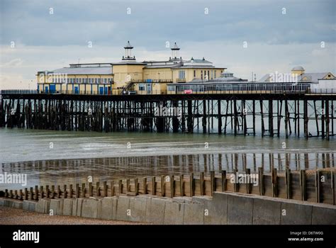 Hastings pier fire hi-res stock photography and images - Alamy