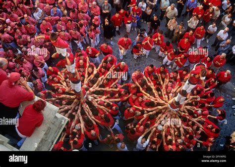 Castellers Edificio Torre Humana Una Tradici N Catalana Fotograf A