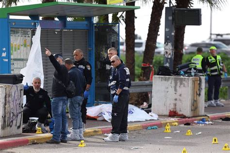 Atirador abre fogo em ponto de ônibus e mata duas pessoas em Israel