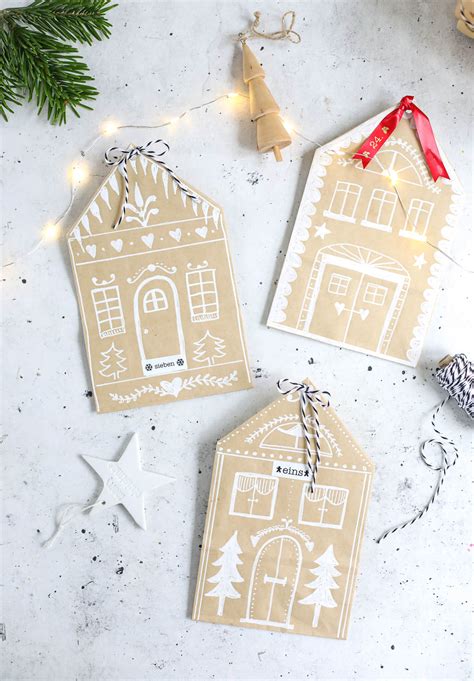 Häuschen Adventskalender aus Papiertüten selber machen