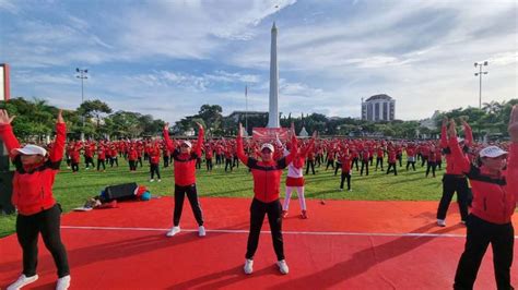 Sukseskan Pemecahan Rekor Muri Ratusan Banteng Ikuti Senam Sicita Di