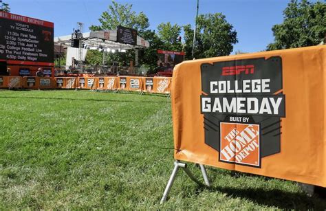 Espn Reveals College Gameday Guest Picker For Tennessee Georgia In Athens Rocky Top Insider