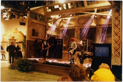 SNL 1991: a view from the audience : r/Nirvana