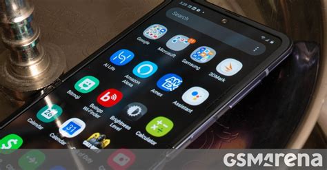 The Og Samsung Galaxy Z Flip G Gets Updated To One Ui Droid News