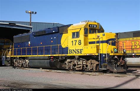 BNSF 178 is one of the more interesting GP60's with no lettering on the long hood or nose ...