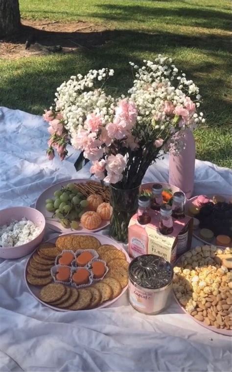 Picnic Inspiration In 2021 Picnic Inspiration Pink Picnic Aesthetic