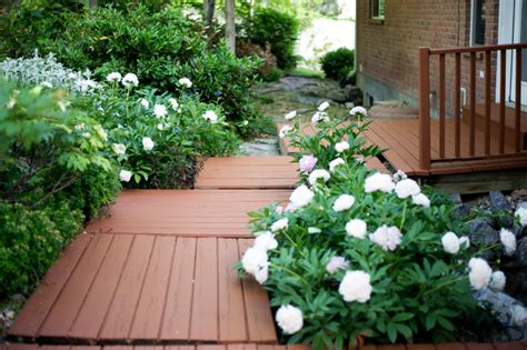 do it yourself divas: DIY: Deck Restore - Make An Old Deck Look New Again