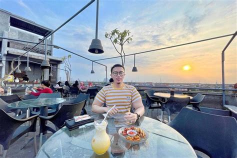 Cafe Rooftop Di Surabaya Dengan View Kota Yang Asyik Buat Nongkrong