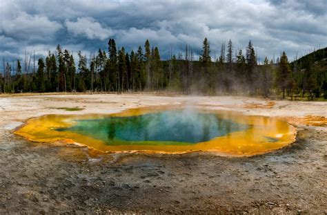 A supervolcano lies under Yellowstone National Park