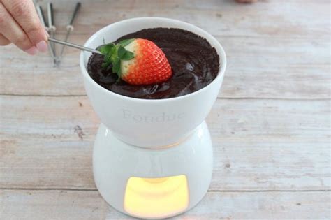 Fonduta Al Cioccolato La Ricetta Del Dessert Facile E Goloso